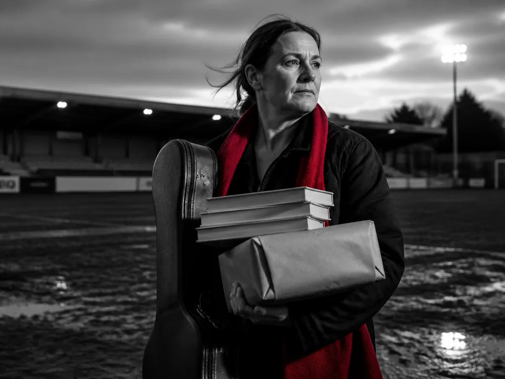 Professionnels exerçant différents métiers en L dans leurs environnements de travail